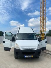 IVECO 3SC15V E E4 combi van