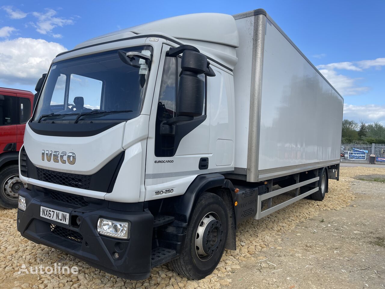 IVECO EuroCargo 18-250 box truck