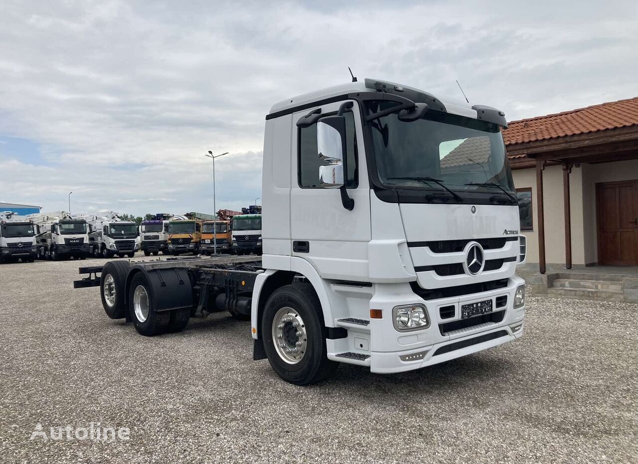 Mercedes-Benz Actros 2544 L chassis truck