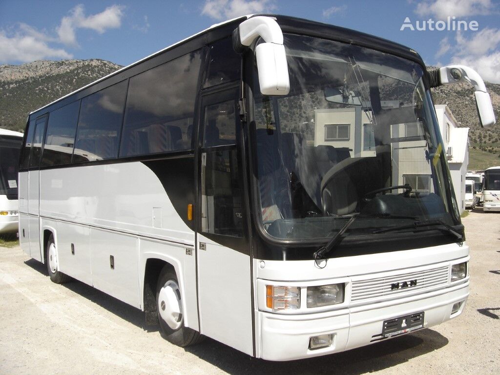 MAN CAETANO 33 SEATS  coach bus