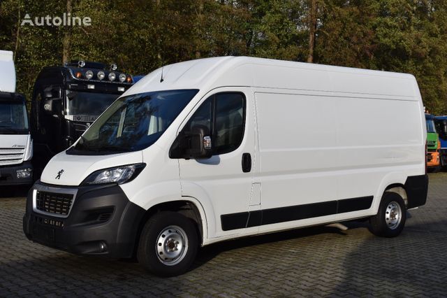 Peugeot Boxer  closed box van