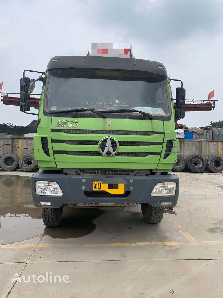 Mercedes-Benz dump truck