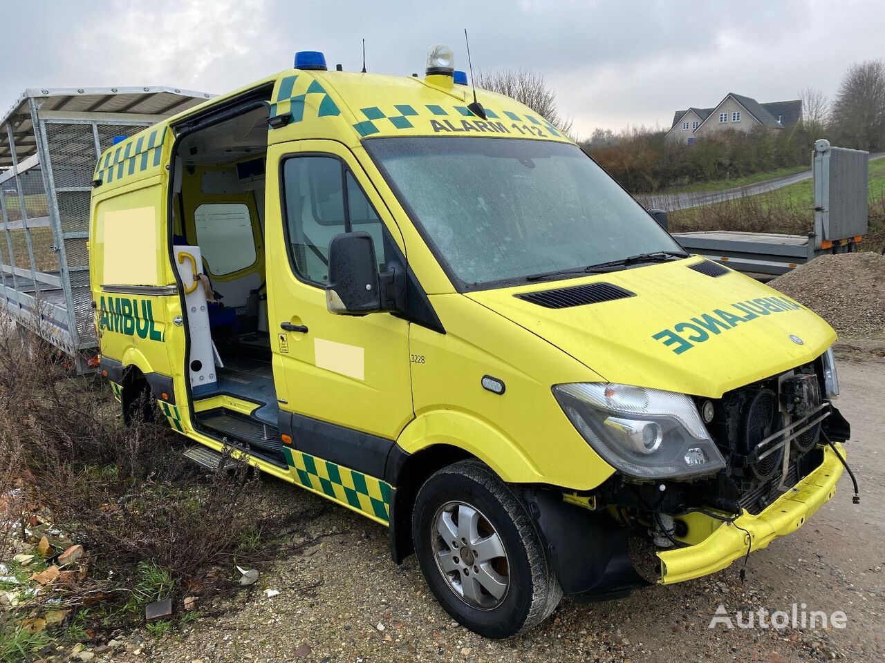 damaged Mercedes-Benz Sprinter 316 CDI Aut  ambulance