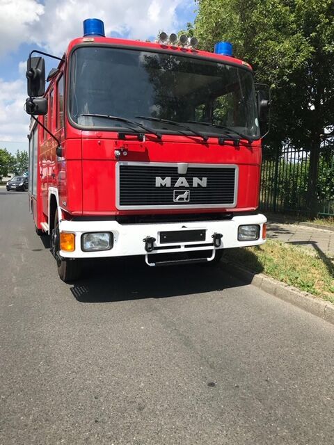 MAN HLF fire truck