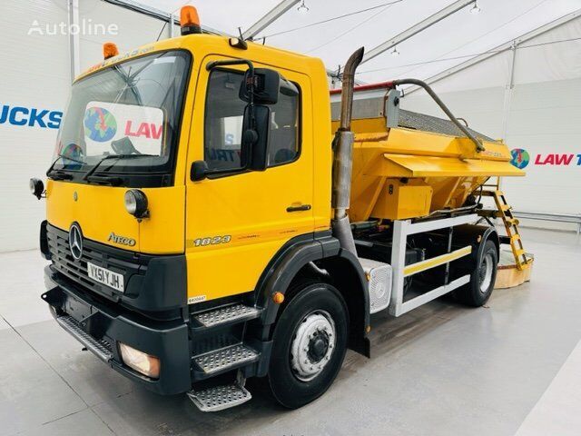 Mercedes-Benz Atego 1823 8x4 Gritter