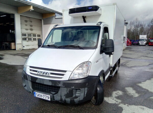 IVECO Daily 40C15 refrigerated truck