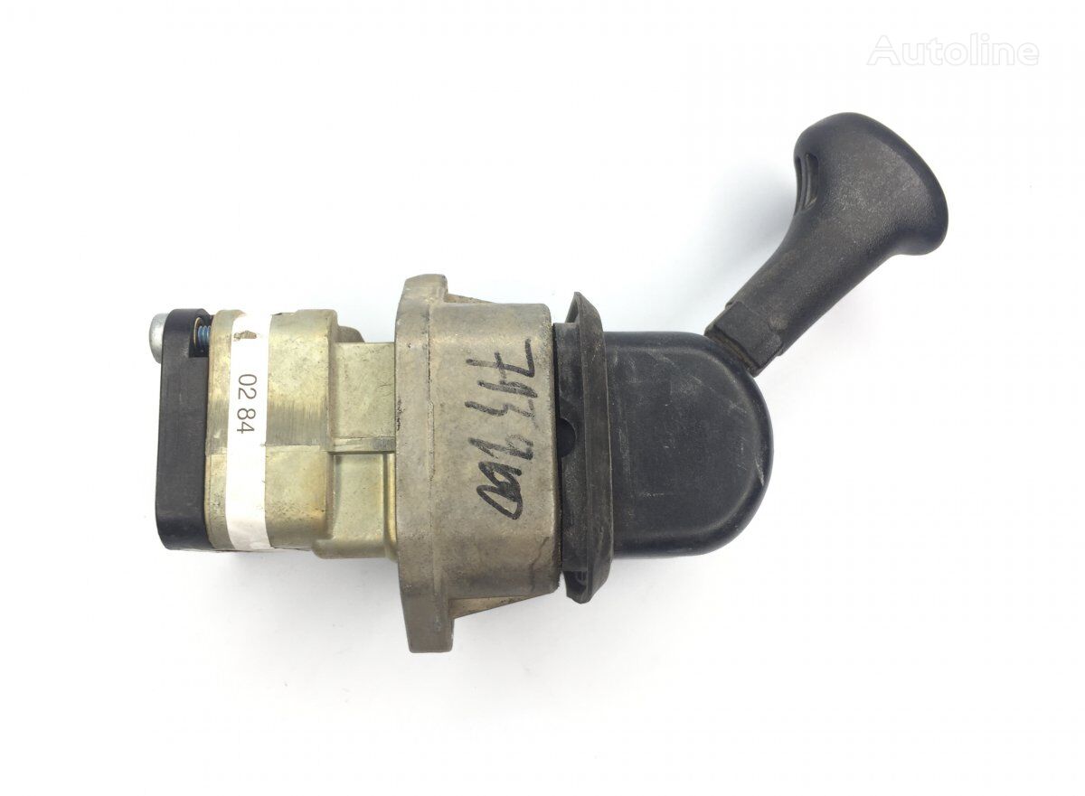 Knorr-Bremse Axor 2 1840 (01.04-) K038808 DPM66A hand brake valve for Mercedes-Benz Actros, Axor MP1, MP2, MP3 (1996-2014) truck tractor